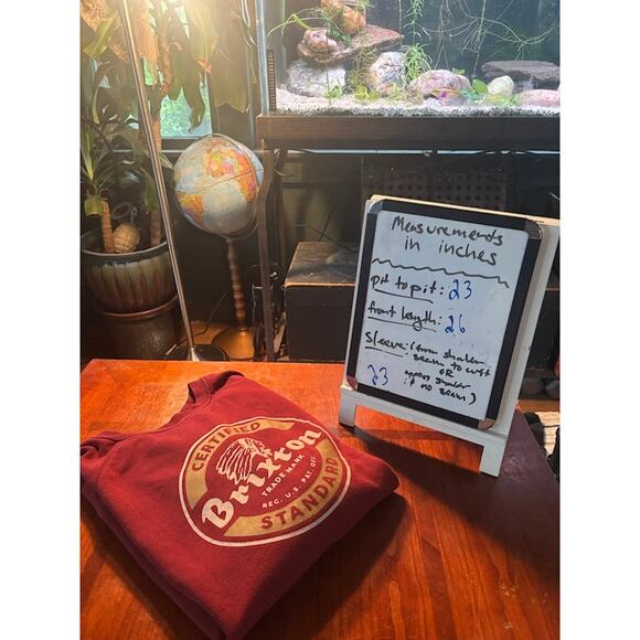 Brixton Crewneck Sweatshirt Red Maroon Gold Indian Head Logo Men's Large - Picture 7 of 7